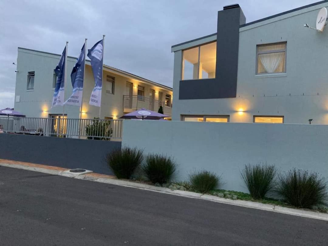 Kleinmond Lodge Екстериор снимка